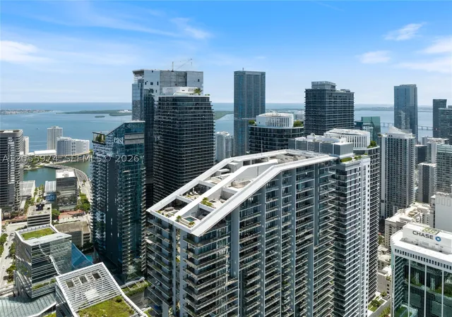 Photo 4 of Condo for sale at 88 Sw 7Th St #PH 4303, Miami, FL 33130 | MLS# A12055974 | Listing updated on 2026-09-18