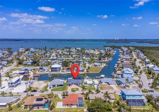 Photo 3 of Single family home for sale at 7 Fairview Blvd, Fort Myers Beach, FL 33931 | MLS# A12053407 | Listing updated on 2026-09-02