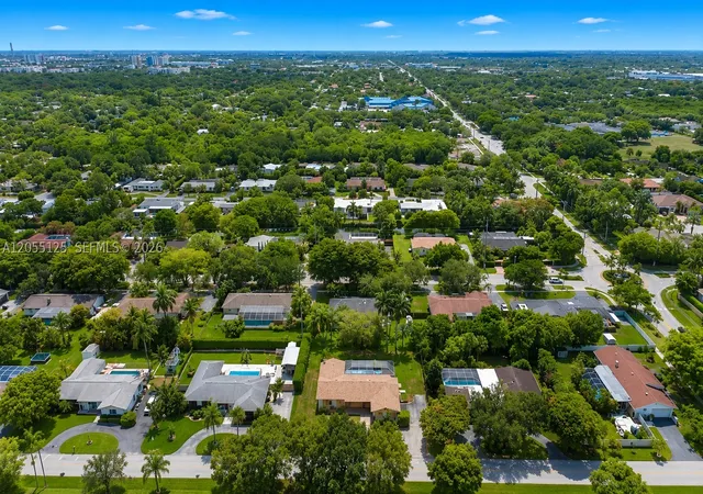 Photo 26 of Sale Pending at 16842 Sw 86Th Ave, Palmetto Bay, FL 33157 | MLS# A12055125 | Listing updated on 2026-09-30