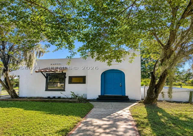 Photo 1 of Single family home for sale at 618 S Varr Avenue, Cocoa, FL 32922 | MLS# A12056071 | Listing updated on 2026-09-07
