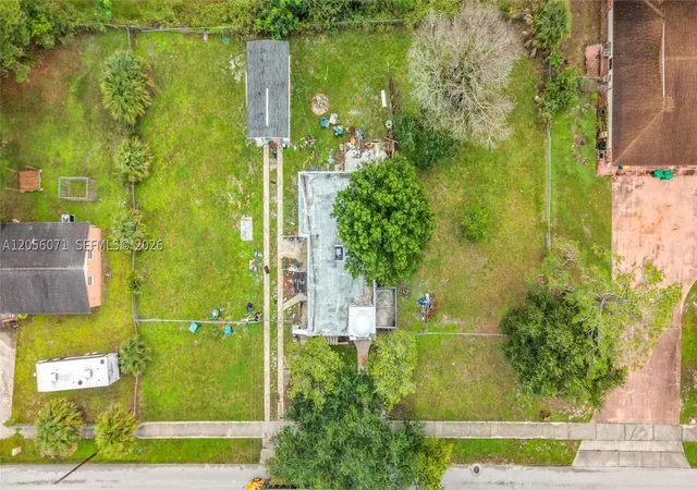 Photo 3 of Single family home for sale at 618 S Varr Avenue, Cocoa, FL 32922 | MLS# A12056071 | Listing updated on 2026-09-07