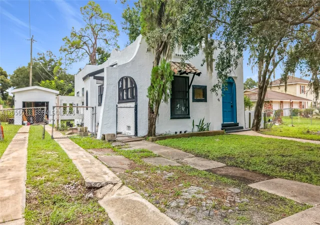 Photo 4 of Single family home for sale at 618 S Varr Avenue, Cocoa, FL 32922 | MLS# A12056071 | Listing updated on 2026-09-07