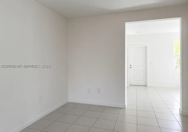 Photo 3 of Townhouse for sale at 2737 Se 17th St, Homestead, FL 33035 | MLS# A12056230 | Listing updated on 2026-09-15