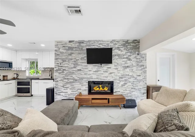 Photo 3 of Sale Pending at 1008 18th Ct, Fort Lauderdale, FL 33315 | MLS# A12056281 | Listing updated on 2026-08-30