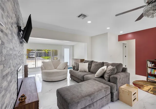 Photo 3 of Sale Pending at 1008 18th Ct, Fort Lauderdale, FL 33315 | MLS# A12056281 | Listing updated on 2026-08-30