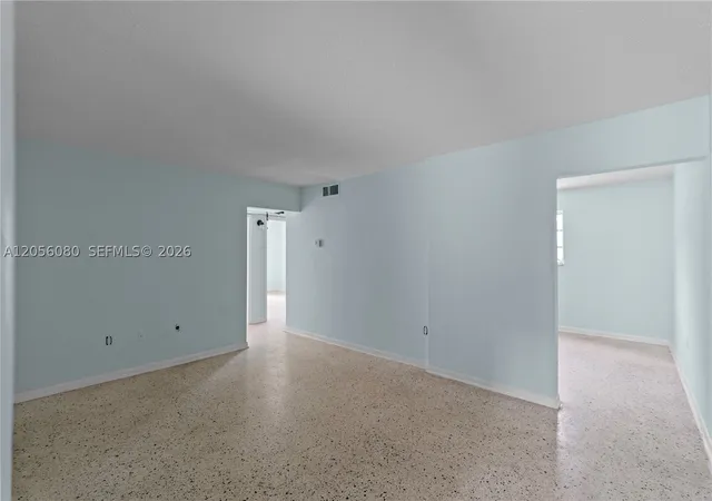 Listing Photo 4 - Condo for sale in building located at 1250 W 26Th Pl, Hialeah, FL 33010 - Unit #108