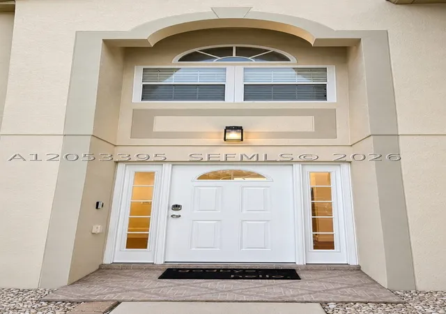 Photo 2 of Sale Pending at 226 Pinefield Dr, Sanford, FL 32771 | MLS# A12053395 | Listing updated on 2026-10-01