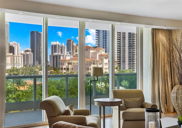 Listing Photo 5 - Condo for sale in building located at 20155 Ne 38Th Ct, Aventura, FL 33180 - Unit #904