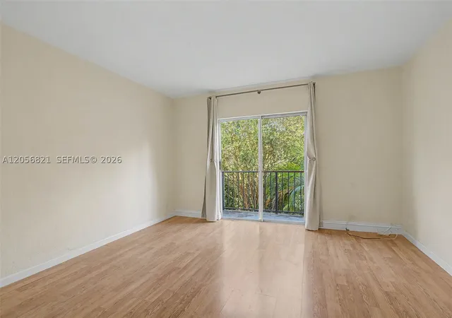 Listing Photo 4 - Condo for sale in building located at 6709 N Kendall Dr, Pinecrest, FL 33156 - Unit #223
