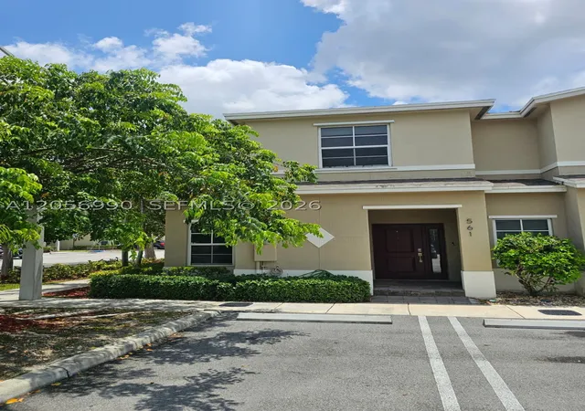 Photo 2 of Townhouse for sale at 561 Ne 5th St, Florida City, FL 33034 | MLS# A12056990 | Listing updated on 2026-09-16