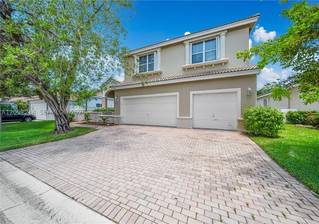Photo 2 of Single family home for sale at 5340 Sw 33rd Ter, Hollywood, FL 33312 | MLS# A12057214 | Listing updated on 2026-08-27