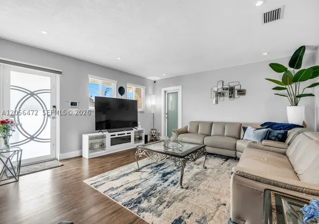 Photo 3 of Sale Pending at 6481 Sw 13Th St, Plantation, FL 33317 | MLS# A12056472 | Listing updated on 2026-10-05