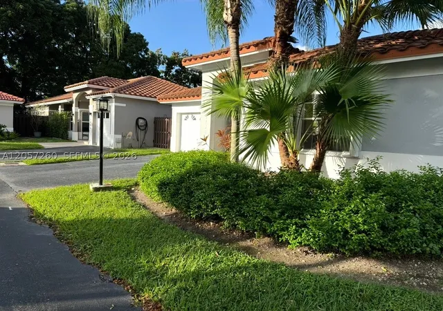 Photo 1 of Single family home for sale at 5758 Nw 97th Pl, Doral, FL 33178 | MLS# A12057260 | Listing updated on 2026-09-14