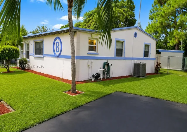 Photo 3 of Sale Pending at 247 Sw 21st Way, Fort Lauderdale, FL 33312 | MLS# A12057403 | Listing updated on 2026-09-09