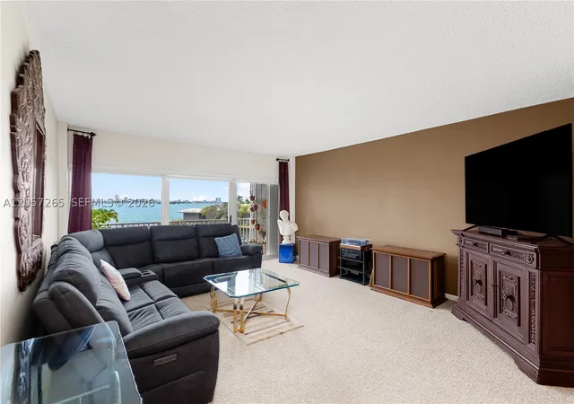Listing Photo 5 - Condo for sale in building located at 1700 Ne 105Th St, Miami, FL 33138 - Unit #214