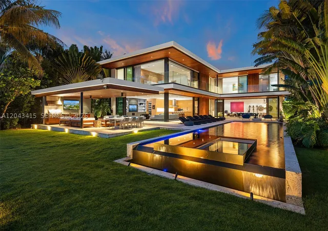 Photo 2 of Sale Pending at 126 W San Marino Dr, Miami Beach, FL 33139 | MLS# A12043415 | Listing updated on 2026-09-11