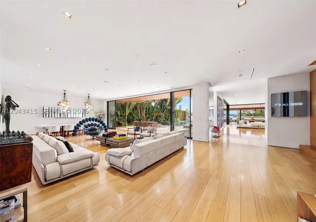 Photo 4 of Sale Pending at 126 W San Marino Dr, Miami Beach, FL 33139 | MLS# A12043415 | Listing updated on 2026-09-11