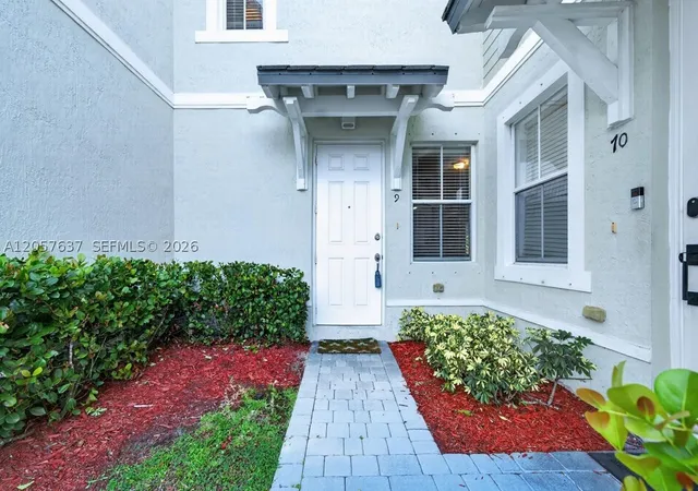 Photo 3 of Townhouse for sale at 152 Se 29th Ave #9, Homestead, FL 33033 | MLS# A12057637 | Listing updated on 2026-09-08