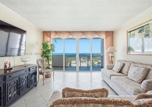 Photo 4 of Condo for sale at 5601 Collins Ave #1723, Miami Beach, FL 33140 | MLS# A12056856 | Listing updated on 2026-09-08