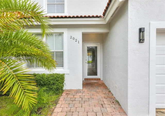 Photo 3 of Sale Pending at 2021 Se 15th St, Homestead, FL 33035 | MLS# A12057406 | Listing updated on 2026-09-04