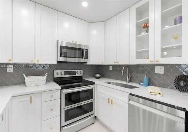 Listing Photo 4 - Condo for sale in building located at 631 N Saxony N, Delray Beach, FL 33446 - Unit #N