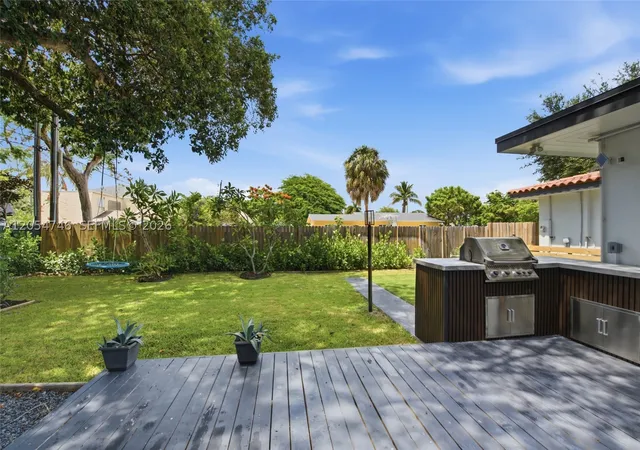 Photo 3 of Single family home for sale at 417 Ne 11th Ave, Pompano Beach, FL 33060 | MLS# A12054746 | Listing updated on 2026-09-01