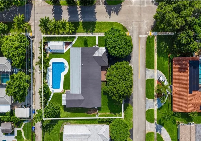 Photo 2 of Single family home for sale at 5001 Madison St, Hollywood, FL 33021 | MLS# A12057710 | Listing updated on 2026-08-29