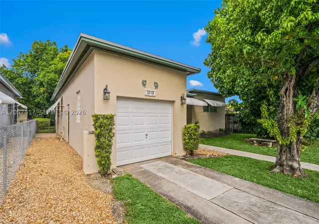 Photo 1 of Single family home for sale at 3745 Sw 62nd Ct, Miami, FL 33155 | MLS# A12057417 | Listing updated on 2026-09-16