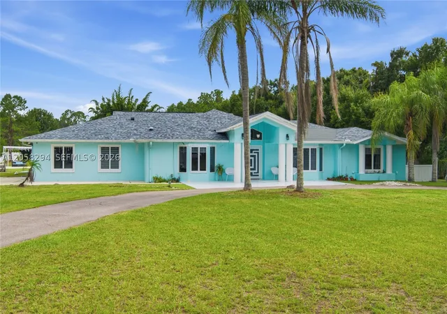Photo 2 of Single family home for sale at 16839 Whirley Rd, Lutz, FL 33558 | MLS# A12058294 | Listing updated on 2026-09-11