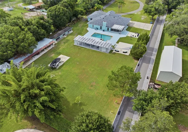 Photo 3 of Single family home for sale at 16839 Whirley Rd, Lutz, FL 33558 | MLS# A12058294 | Listing updated on 2026-10-06