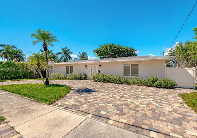 Photo 3 of Single family home for sale at 20950 Ne 25th Ct, Aventura, FL 33180 | MLS# A12058334 | Listing updated on 2026-09-08