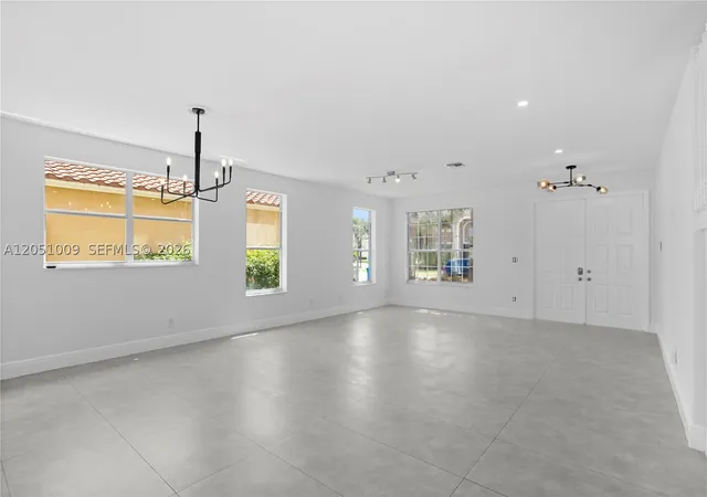 Photo 2 of Single family home for sale at 4303 Diamond Row, Weston, FL 33331 | MLS# A12051009 | Listing updated on 2026-09-09