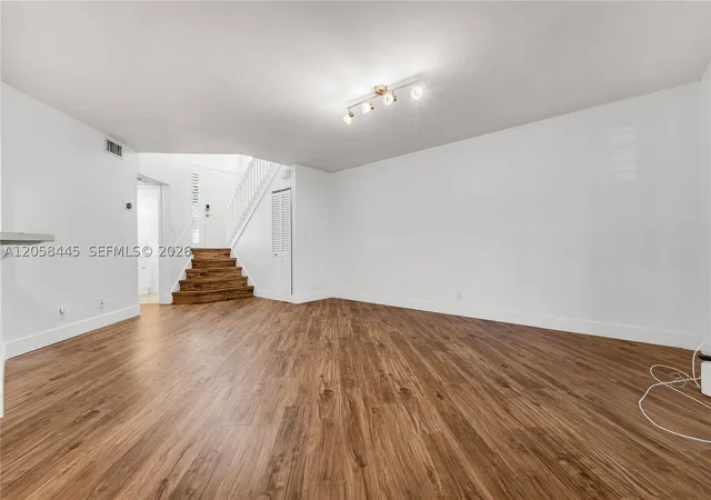 Photo 2 of Townhouse for sale at 9005 W Sunrise Blvd #9005, Plantation, FL 33322 | MLS# A12058445 | Listing updated on 2026-09-15
