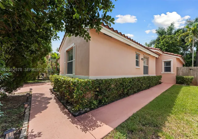 Photo 3 of Sale Pending at 10232 Sw 16th Ct, Pembroke Pines, FL 33025 | MLS# A12052578 | Listing updated on 2026-09-14
