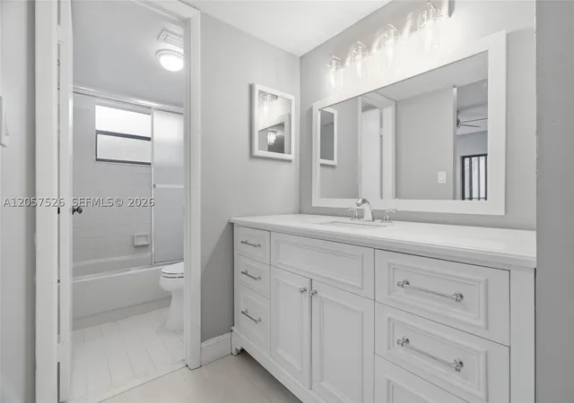 Listing Photo 5 - Condo for sale in building located at 11444 Nw 10Th St, Pembroke Pines, FL 33026 - Unit #11444