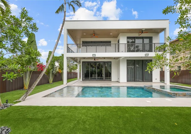Single family home for sale at 436 Ne 10Th Ave, Fort Lauderdale, FL 33301 | MLS# A12058741