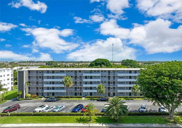 Photo 2 of Condo for sale at 4800 Hillcrest Ln #402, Hollywood, FL 33021 | MLS# A12058700 | Listing updated on 2026-09-17