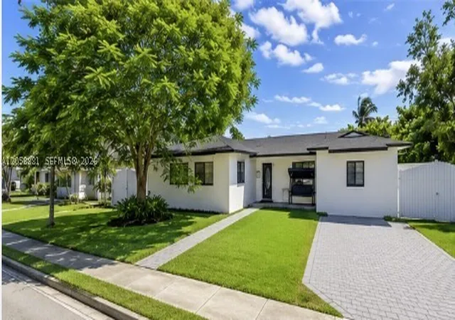 Photo 3 of Sale Pending at 10364 Fairway Heights Blvd, Miami, FL 33157 | MLS# A12058881 | Listing updated on 2026-09-01