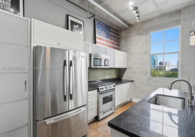 Listing Photo 4 - Condo for sale in building located at 410 Nw 1St Ave, North Lauderdale, FL 33301 - Unit #604