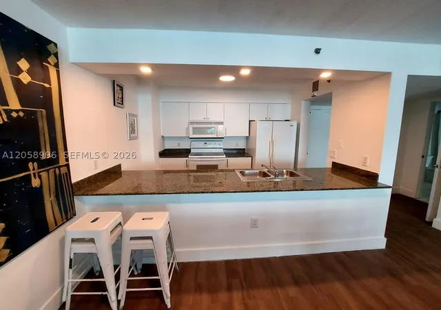 Photo 4 of Condo for sale at 1200 Brickell Bay Dr #3708, Miami, FL 33131 | MLS# A12058996 | Listing updated on 2026-08-29