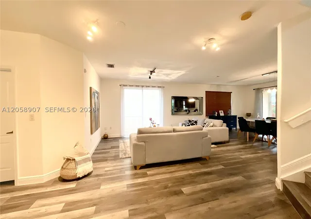 Photo 4 of Single family home for sale at 11320 Nw 43Rd Ter, Doral, FL 33178 | MLS# A12058907 | Listing updated on 2026-09-18
