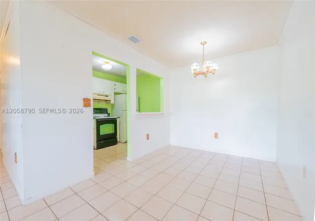 Listing Photo 4 - Condo for sale in building located at 6660 Sw 130Th Ave, Miami, FL 33183 - Unit #1701
