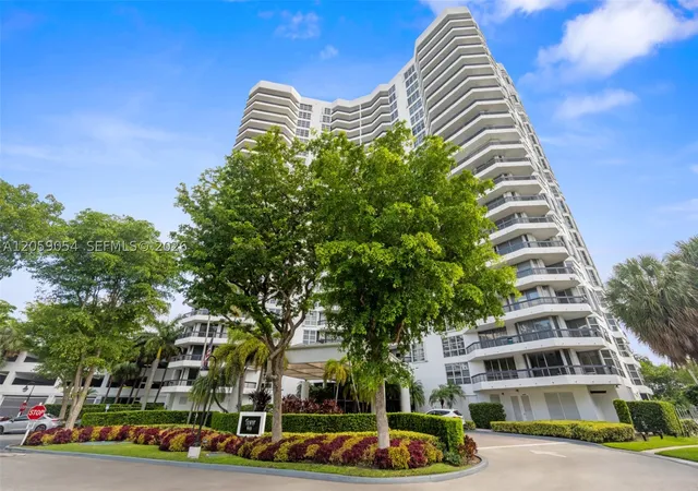 Photo 2 of Condo for sale at 3400 Ne 192nd St #1910, Aventura, FL 33180 | MLS# A12059054 | Listing updated on 2026-09-23