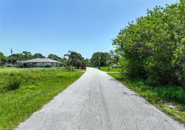 Photo 4 of Single family home for sale at 228 Melody Ct, Lake Placid, FL 33852 | MLS# A12059228 | Listing updated on 2026-09-06