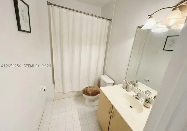 Listing Photo 5 - Condo for sale in building located at 1169 Golden Lakes Blvd, Royal Palm Beach, FL 33411 - Unit #1123