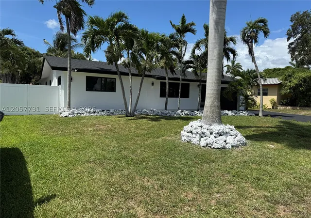 Photo 2 of Single family home for sale at 1370 Sw 32nd St, Fort Lauderdale, FL 33315 | MLS# A12057731 | Listing updated on 2026-08-31