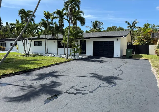 Photo 3 of Single family home for sale at 1370 Sw 32nd St, Fort Lauderdale, FL 33315 | MLS# A12057731 | Listing updated on 2026-08-31