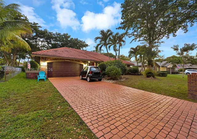 Photo 3 of Single family home for sale at 8622 Nw 49Th Dr, Coral Springs, FL 33067 | MLS# A12059423 | Listing updated on 2026-09-22