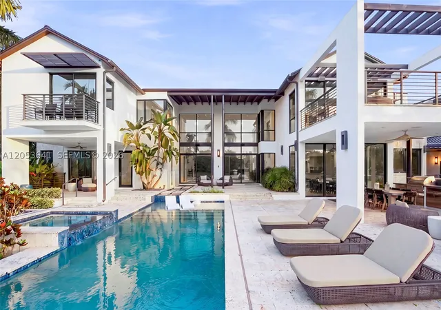 Photo 2 of Single family home for sale at 3714 Pine Lake Dr, Weston, FL 33332 | MLS# A12053641 | Listing updated on 2026-08-31