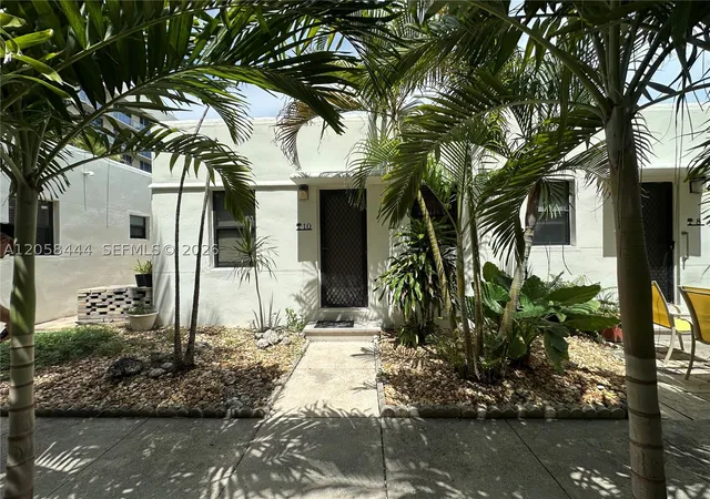 Photo 3 of Sale Pending at 323 Fillmore St #10, Hollywood, FL 33019 | MLS# A12058444 | Listing updated on 2026-09-17